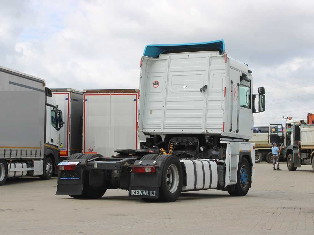 Renault MAGNUM 440.18, EURO 3 - Tractor unit: picture 2 Renault MAGNUM 440.18, EURO 3 - Tractor unit: picture 2