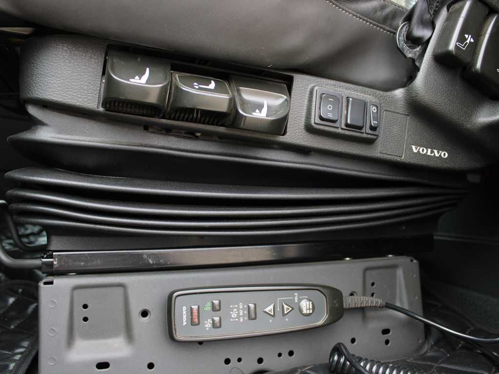 Tractor unit Volvo FH 540, 6X4, VEB+, Crane EPSILON Q170Z96: picture 8