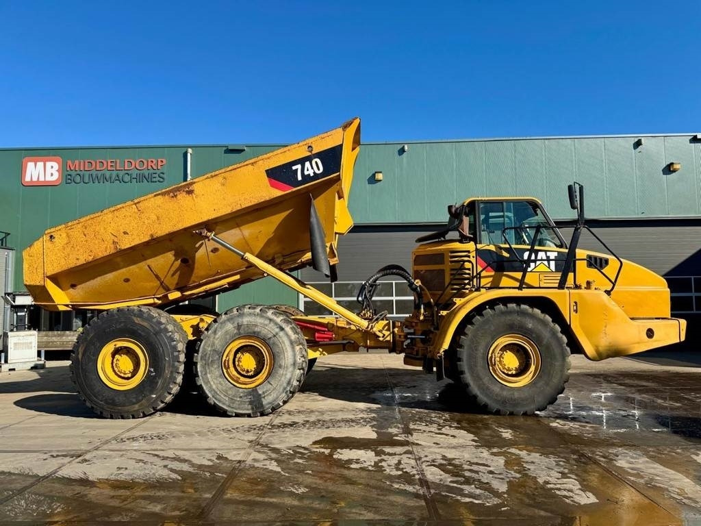 Articulated dumper CAT 740: picture 10
