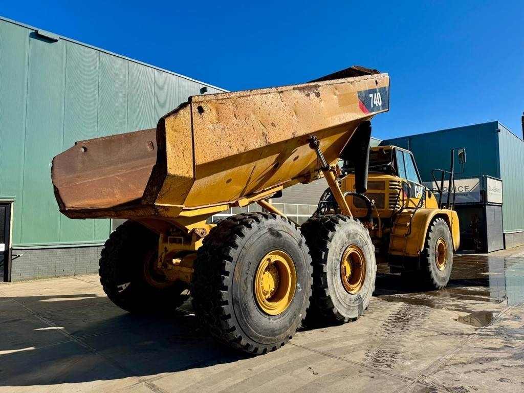 Articulated dumper CAT 740: picture 12