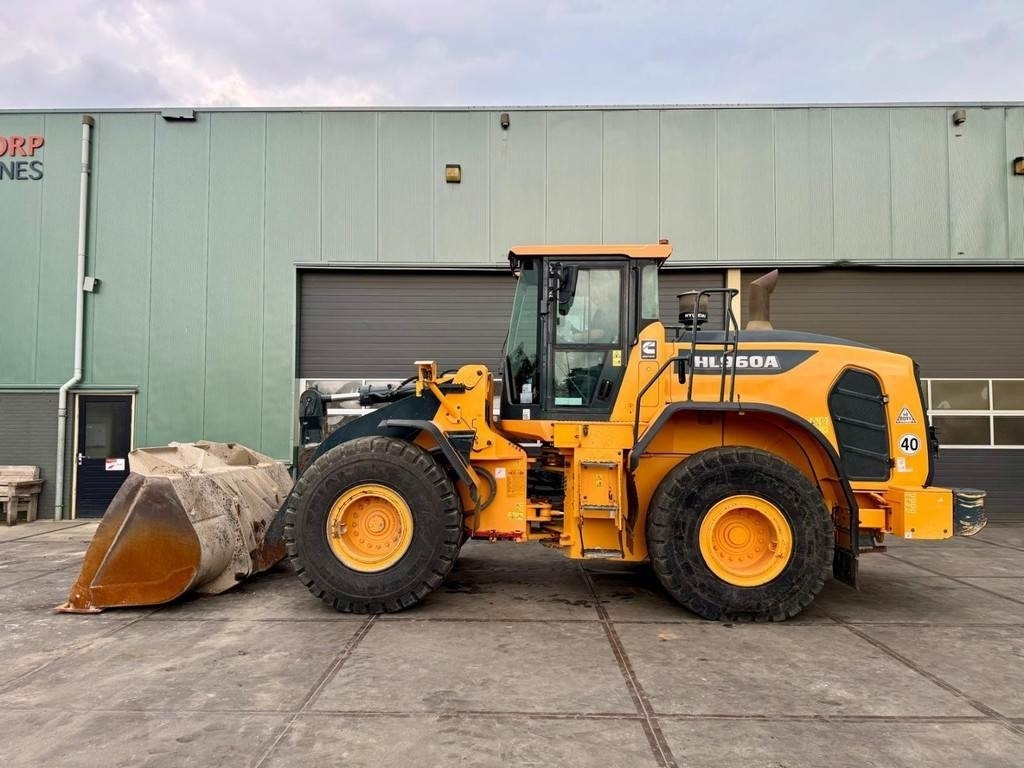 Hyundai HL960A - Wheel loader: picture 1 Hyundai HL960A - Wheel loader: picture 1
