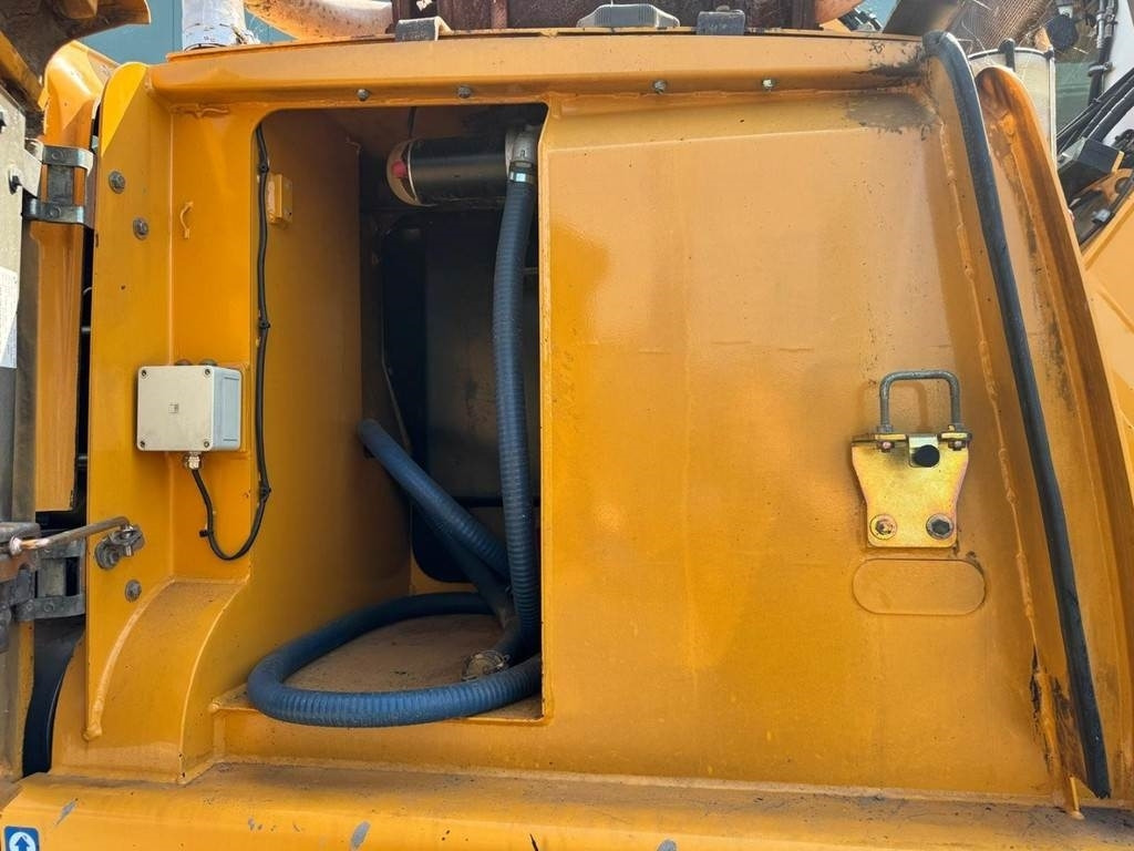 Waste/ Industry handler Liebherr A 316: picture 16
