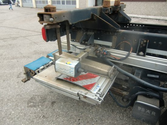 Container transporter/ Swap body truck MAN TGX 26.460 XXL  6x2 Liftachse Euro 6 Unterfaltbühne: picture 15