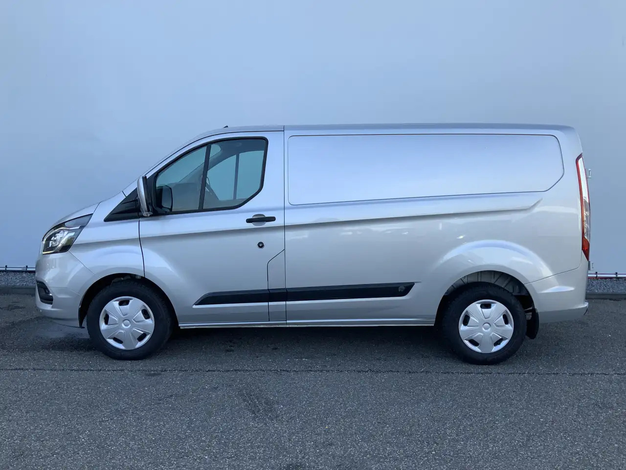 Ford Transit Custom 300 2.0 TDCI L1H1 Limited Airco Cruise Camera 3 Zi - Panel van: picture 3 Ford Transit Custom 300 2.0 TDCI L1H1 Limited Airco Cruise Camera 3 Zi - Panel van: picture 3