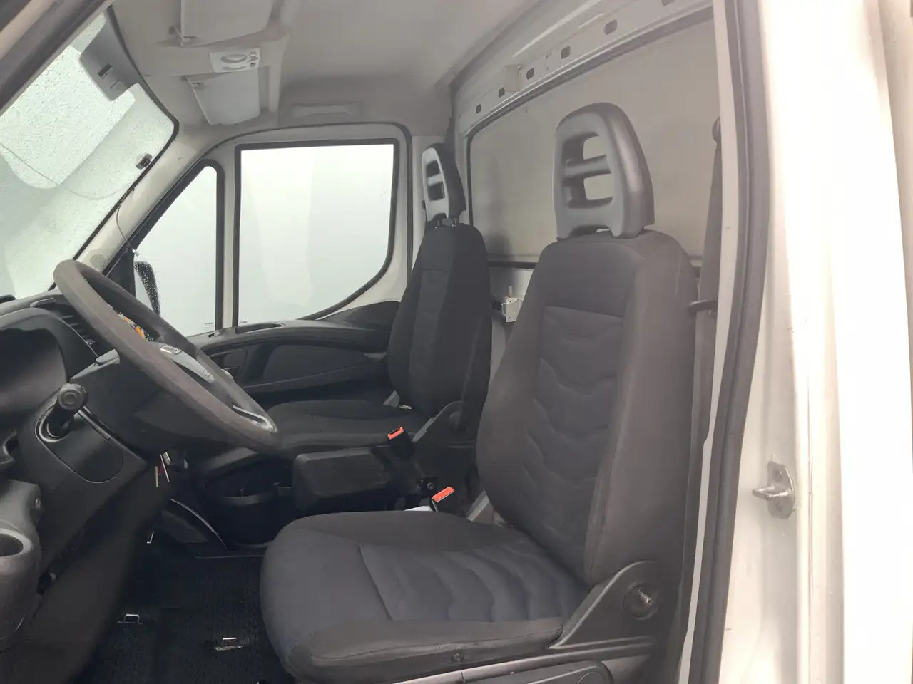 Iveco Daily 35S12 2.3 345 VriesAuto 10 deuren _40 gr onder 0, - Refrigerated van: picture 3 Iveco Daily 35S12 2.3 345 VriesAuto 10 deuren _40 gr onder 0, - Refrigerated van: picture 3