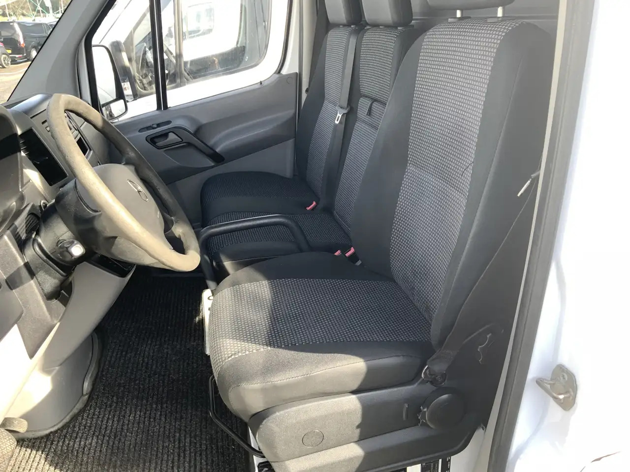 Mercedes-Benz Sprinter 311 2.2 CDI 366 L2H1 Automaat 3 Zits Trekaak 2800k - Panel van: picture 3 Mercedes-Benz Sprinter 311 2.2 CDI 366 L2H1 Automaat 3 Zits Trekaak 2800k - Panel van: picture 3