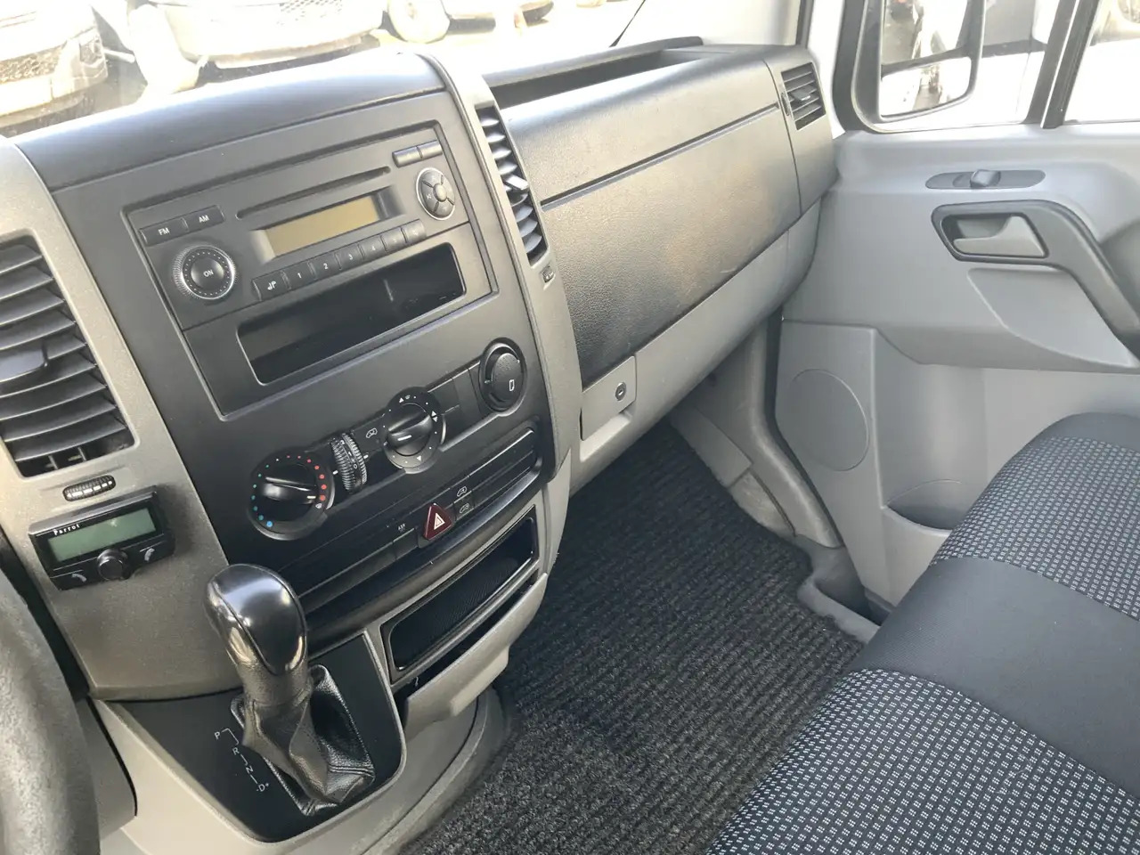 Mercedes-Benz Sprinter 311 2.2 CDI 366 L2H1 Automaat 3 Zits Trekaak 2800k - Panel van: picture 4 Mercedes-Benz Sprinter 311 2.2 CDI 366 L2H1 Automaat 3 Zits Trekaak 2800k - Panel van: picture 4