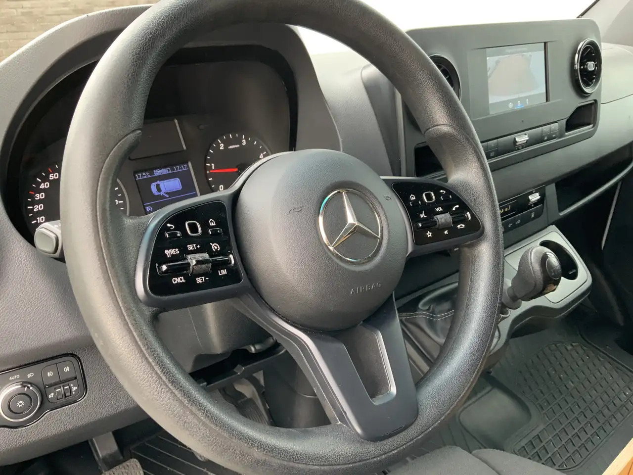 Mercedes-Benz Sprinter 316 2.2 CDI L2H2 Airco Cruise Camera Navi Trekhaak - Panel van: picture 5 Mercedes-Benz Sprinter 316 2.2 CDI L2H2 Airco Cruise Camera Navi Trekhaak - Panel van: picture 5