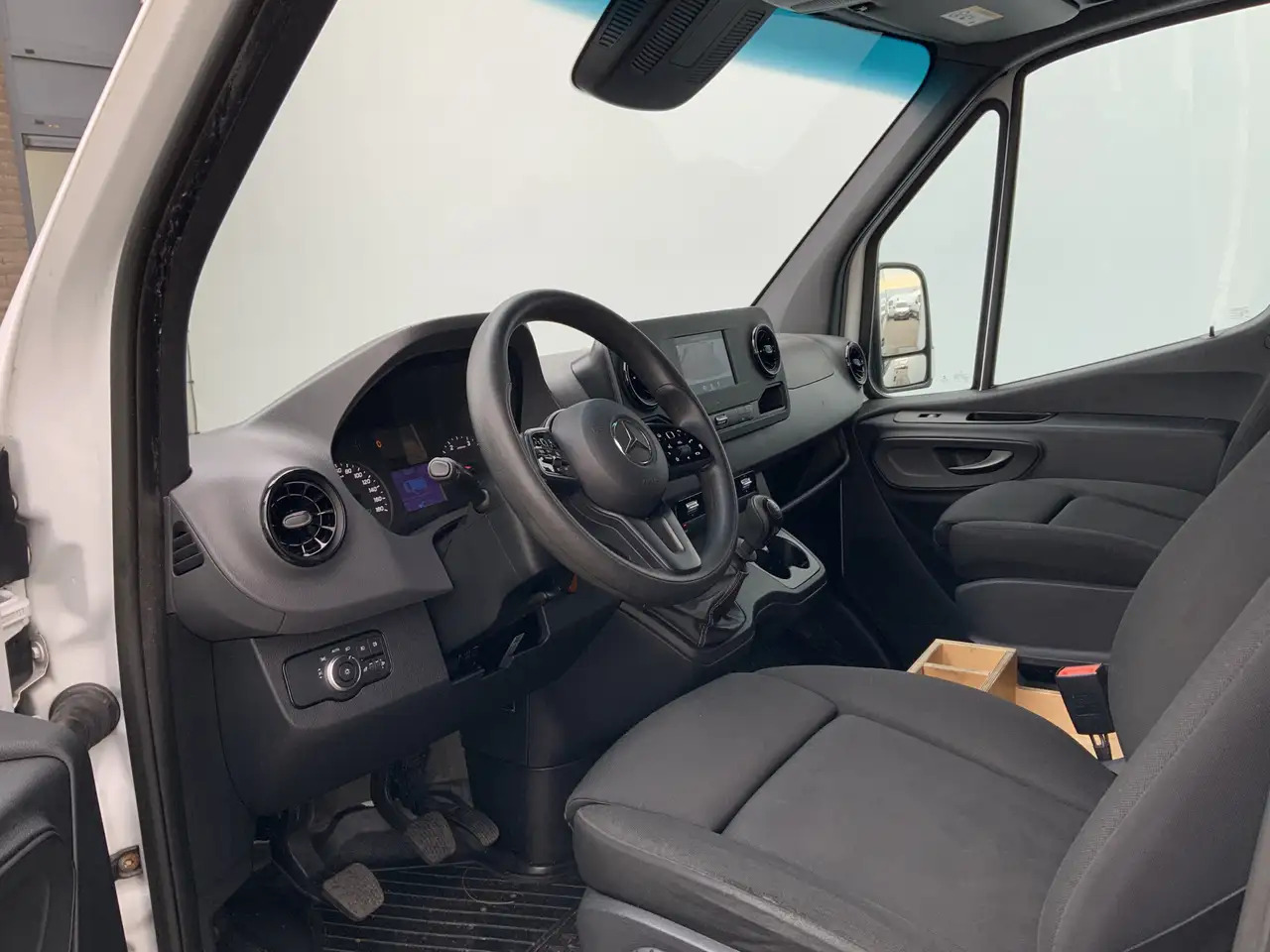 Mercedes-Benz Sprinter 316 2.2 CDI L2H2 Airco Cruise Camera Navi Trekhaak - Panel van: picture 4 Mercedes-Benz Sprinter 316 2.2 CDI L2H2 Airco Cruise Camera Navi Trekhaak - Panel van: picture 4