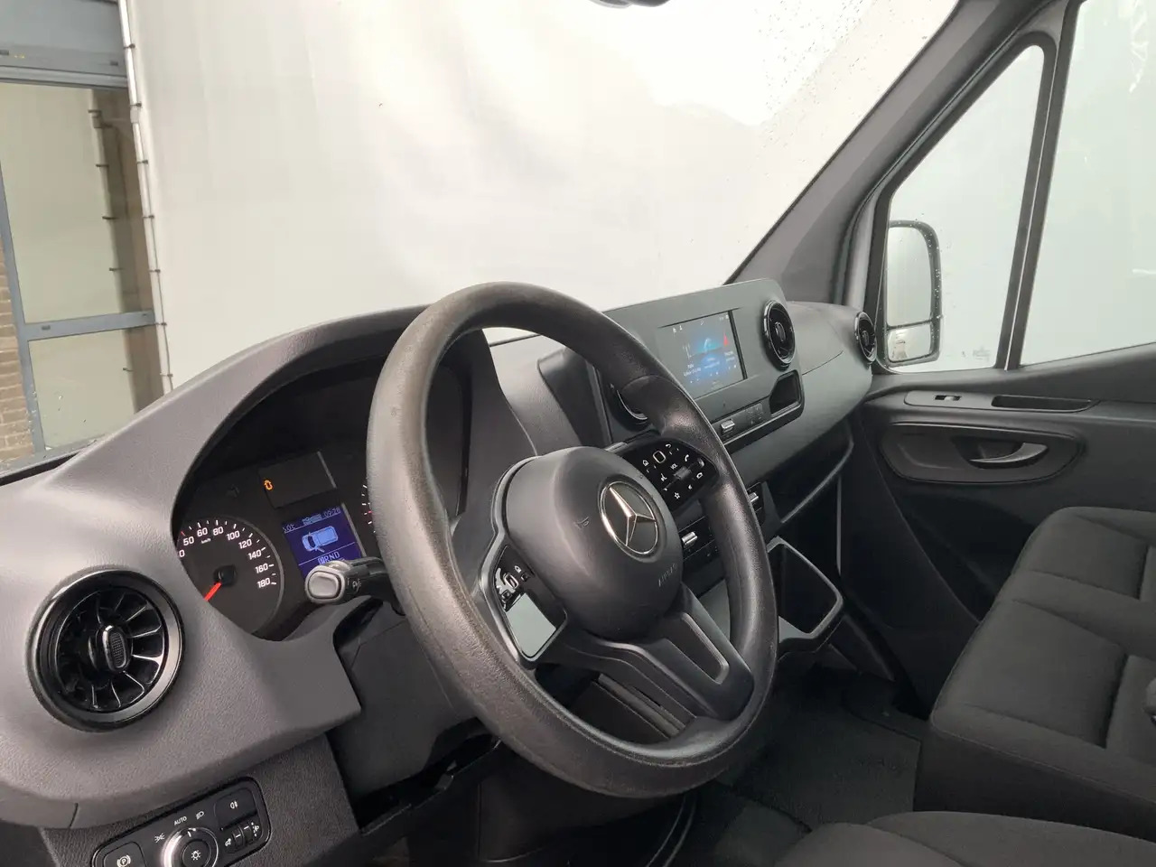 Mercedes-Benz Sprinter 316 2.2 CDI L3H2 Maxi Automaat Airco Cruise Navi 3 - Panel van: picture 5 Mercedes-Benz Sprinter 316 2.2 CDI L3H2 Maxi Automaat Airco Cruise Navi 3 - Panel van: picture 5