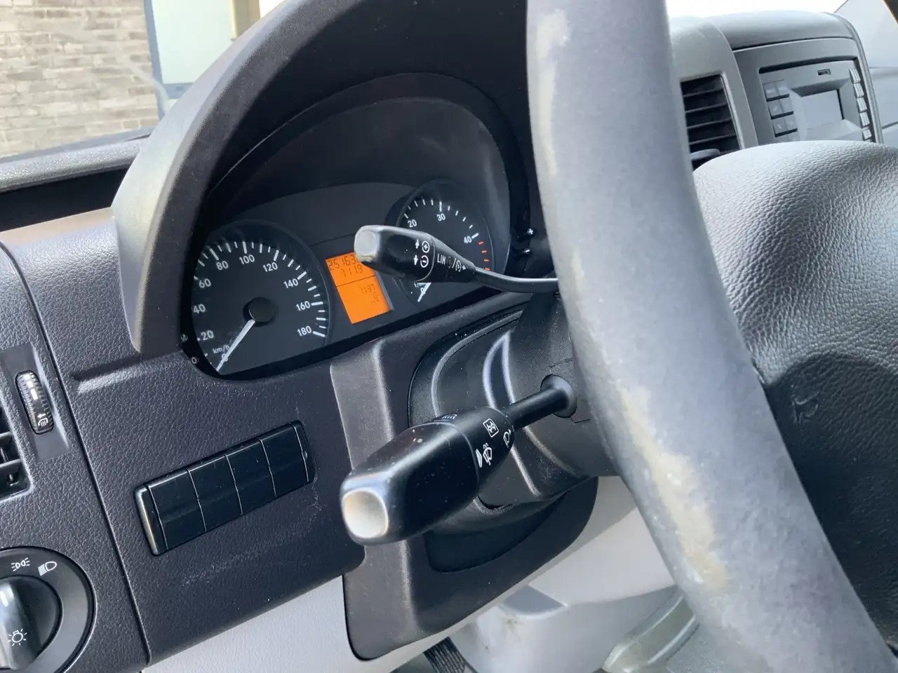 Mercedes-Benz Sprinter 513 2.2 CDI 432 Meubelbak&Lift Airco Cruise 3 Zits - Box van: picture 4 Mercedes-Benz Sprinter 513 2.2 CDI 432 Meubelbak&Lift Airco Cruise 3 Zits - Box van: picture 4