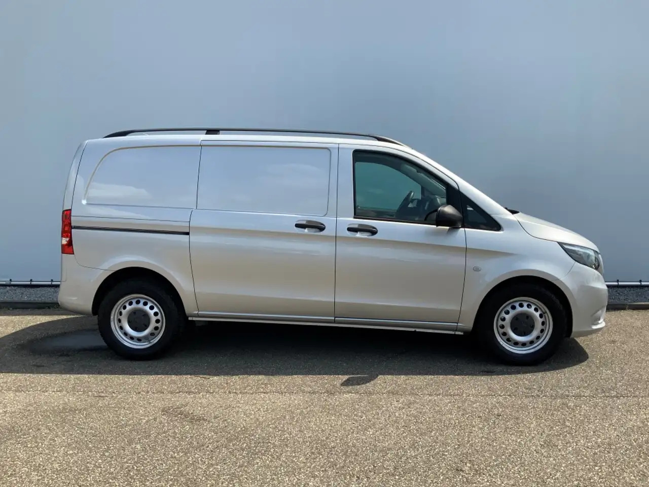 Mercedes-Benz Vito 114 CDI 4X4 Automaat Airco Cruise Trekhaak 2500 kg - Panel van: picture 4 Mercedes-Benz Vito 114 CDI 4X4 Automaat Airco Cruise Trekhaak 2500 kg - Panel van: picture 4