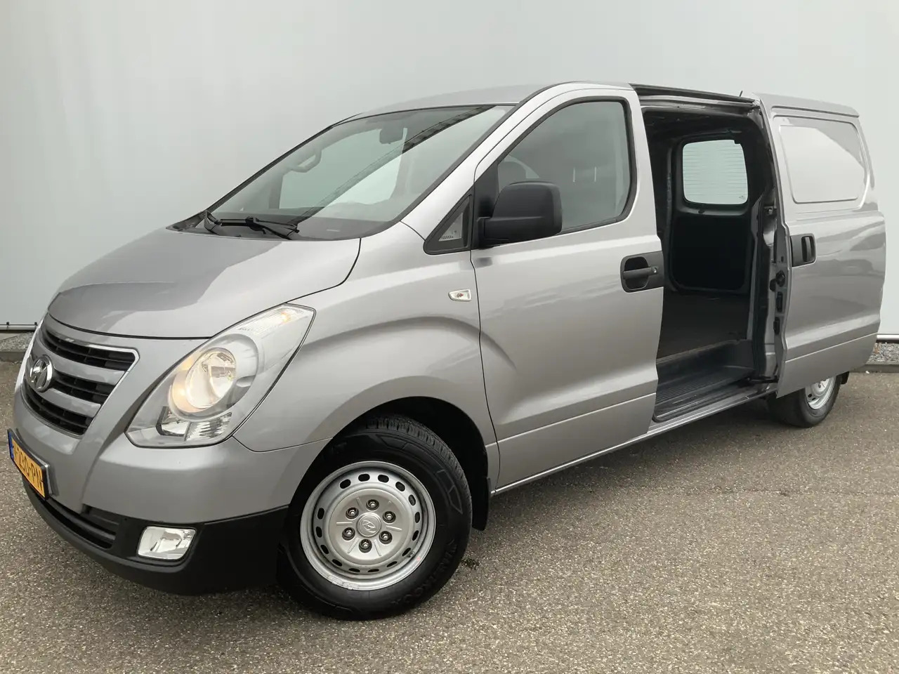 Hyundai H 300 2.5 CRDi Dynamic Dub Schuifdeur Airco Navi 3 Zits - Other machinery: picture 2 Hyundai H 300 2.5 CRDi Dynamic Dub Schuifdeur Airco Navi 3 Zits - Other machinery: picture 2