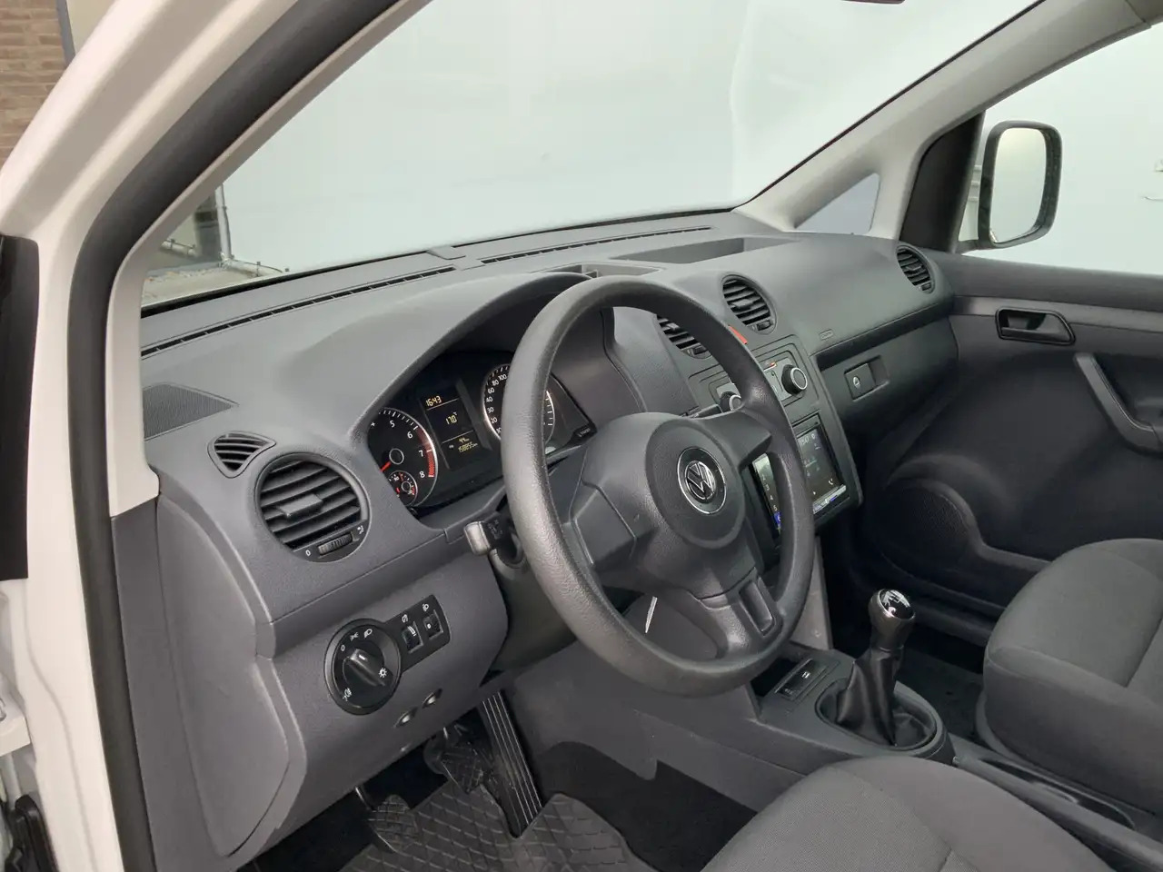 Volkswagen Caddy BENZINE !!! 1.2 TSI Airco Side Bar Alu Velg Trekha - Small van: picture 5 Volkswagen Caddy BENZINE !!! 1.2 TSI Airco Side Bar Alu Velg Trekha - Small van: picture 5