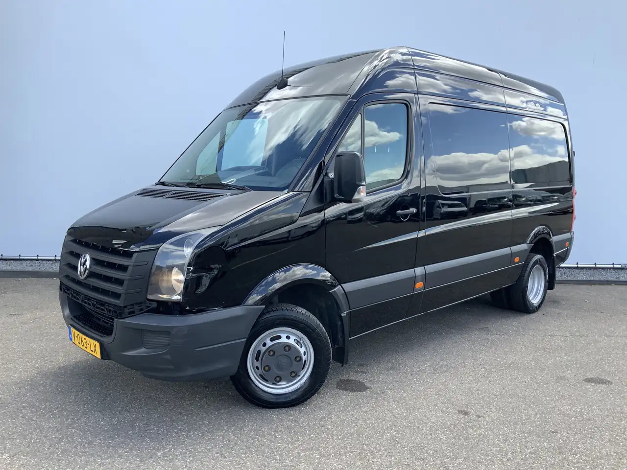 Volkswagen Crafter 35 2.0 TDI L2H2 Airco Cruise Trekhaak 3500 kg weba - Panel van: picture 1 Volkswagen Crafter 35 2.0 TDI L2H2 Airco Cruise Trekhaak 3500 kg weba - Panel van: picture 1