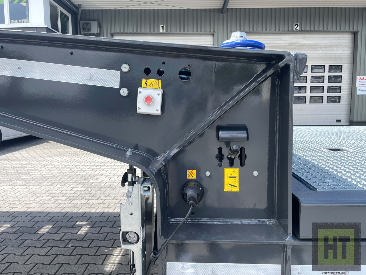 Faymonville 3-Achs-Semi-hydr.Ladeboden mit Rampen-Gitterrost - Low loader semi-trailer: picture 4 Faymonville 3-Achs-Semi-hydr.Ladeboden mit Rampen-Gitterrost - Low loader semi-trailer: picture 4