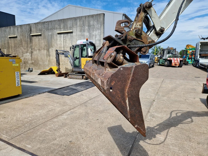 Diversen hydraulische kantelbak CW05 1.18m. - Bucket for Construction machinery: picture 4 Diversen hydraulische kantelbak CW05 1.18m. - Bucket for Construction machinery: picture 4
