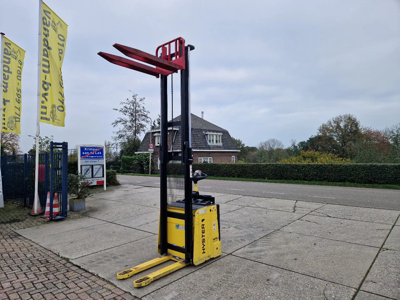 Hyster S1.5S elektrische stapelaar hefhoogte 3.17m. - Stacker: picture 1 Hyster S1.5S elektrische stapelaar hefhoogte 3.17m. - Stacker: picture 1