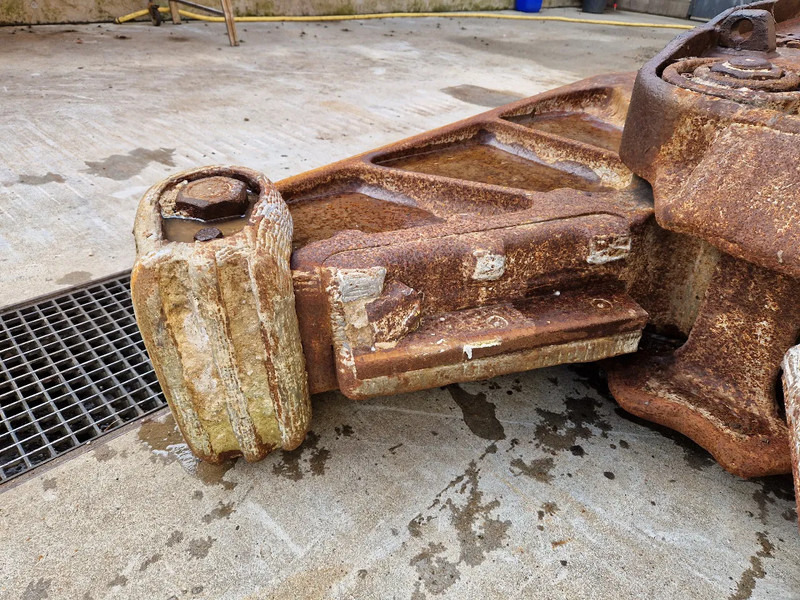 Komatsu JCYC17 schrootschaar en betonvergruizer - Demolition shears for Construction machinery: picture 4 Komatsu JCYC17 schrootschaar en betonvergruizer - Demolition shears for Construction machinery: picture 4