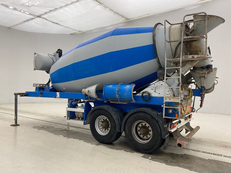 Concrete mixer semi-trailer De Buf Mixer 10 m³: picture 6