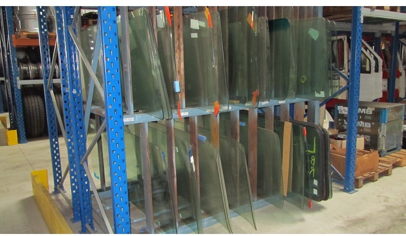 Diversen Voorruiten - Windscreen for Truck: picture 1 Diversen Voorruiten - Windscreen for Truck: picture 1