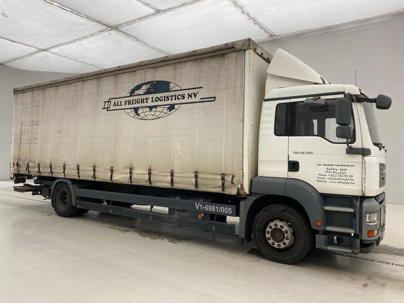 MAN TGA 18.320 - Curtainsider truck: picture 3 MAN TGA 18.320 - Curtainsider truck: picture 3
