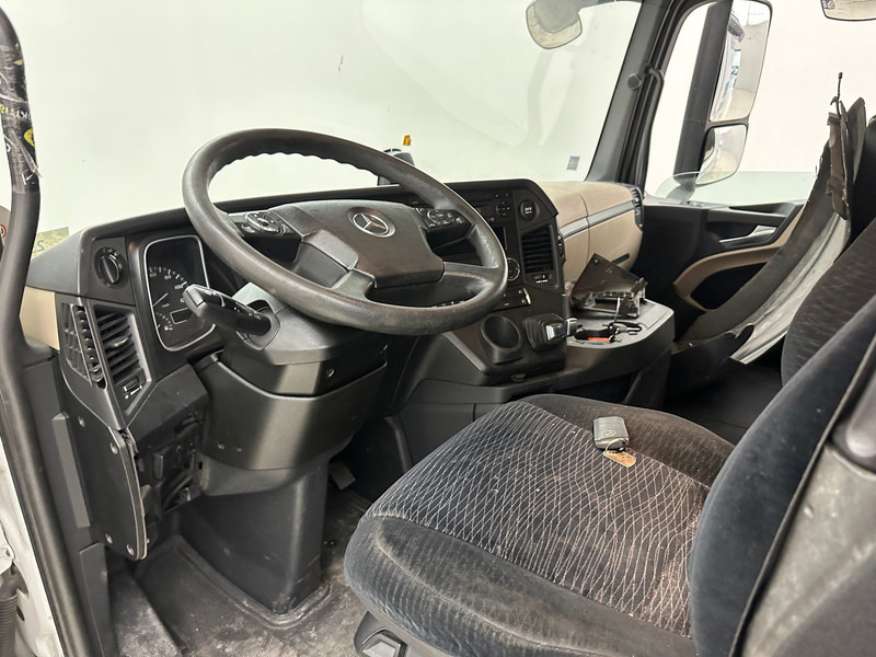 Tractor unit Mercedes-Benz Actros 1842: picture 9