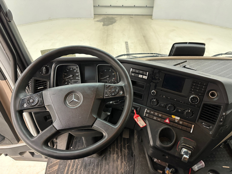 Tractor unit Mercedes-Benz Actros 1943*: picture 11