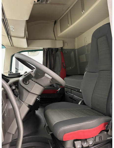 Tractor unit Volvo FH 460 Globetrotter: picture 10
