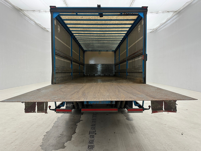 Volvo FE 320* - Curtainsider truck: picture 5 Volvo FE 320* - Curtainsider truck: picture 5