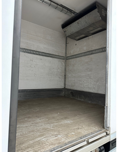 Refrigerator truck Volvo FL 220: picture 13