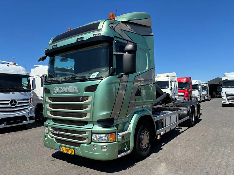 Scania R490 6x2 Euro 6 Retarder VDL Hooklift - Cable system truck: picture 1 Scania R490 6x2 Euro 6 Retarder VDL Hooklift - Cable system truck: picture 1