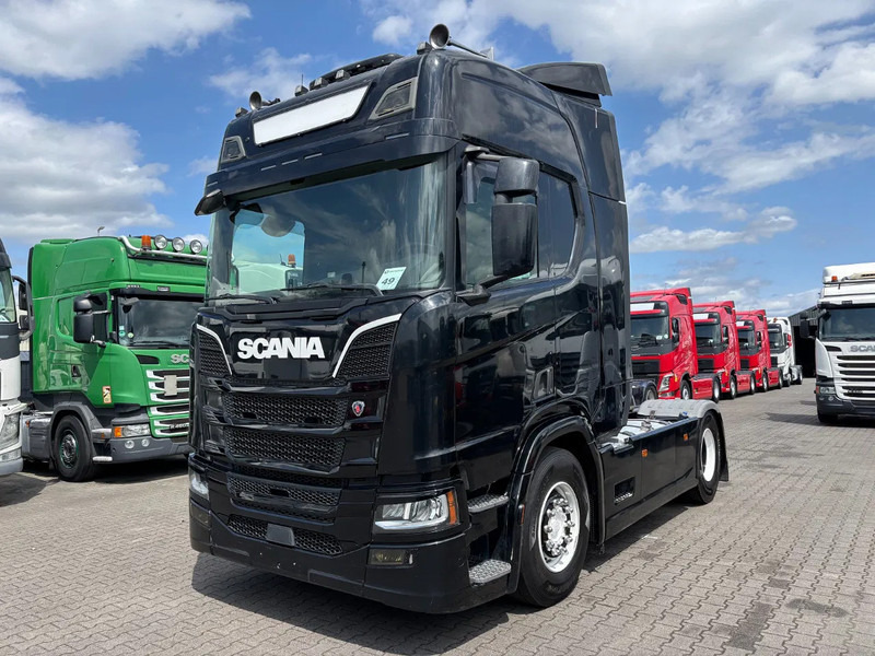 Scania R450 Euro 6 Retarder - Tractor unit: picture 1 Scania R450 Euro 6 Retarder - Tractor unit: picture 1