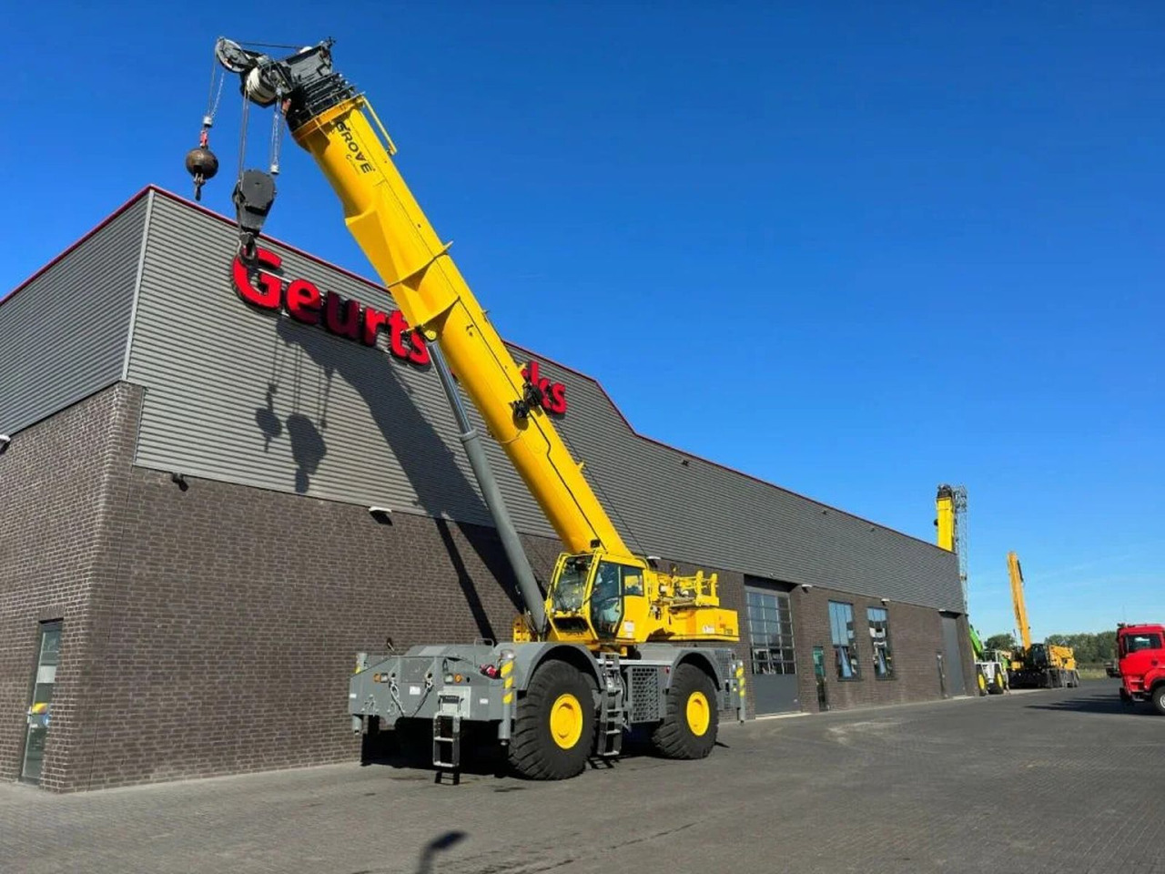 Grove GRT8100 ROUGH TERRAIN CRANE - Tower crane: picture 2 Grove GRT8100 ROUGH TERRAIN CRANE - Tower crane: picture 2
