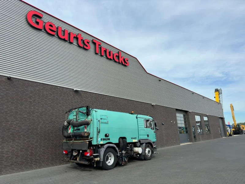 MAN TGM 18.240 4X2 + FAUN VIAJET 6R/HS SWEEPING TRUCK/ KEHRMASCHINE/VEEGWAGEN/FAHRBAHNREINIGER - Road sweeper: picture 5 MAN TGM 18.240 4X2 + FAUN VIAJET 6R/HS SWEEPING TRUCK/ KEHRMASCHINE/VEEGWAGEN/FAHRBAHNREINIGER - Road sweeper: picture 5