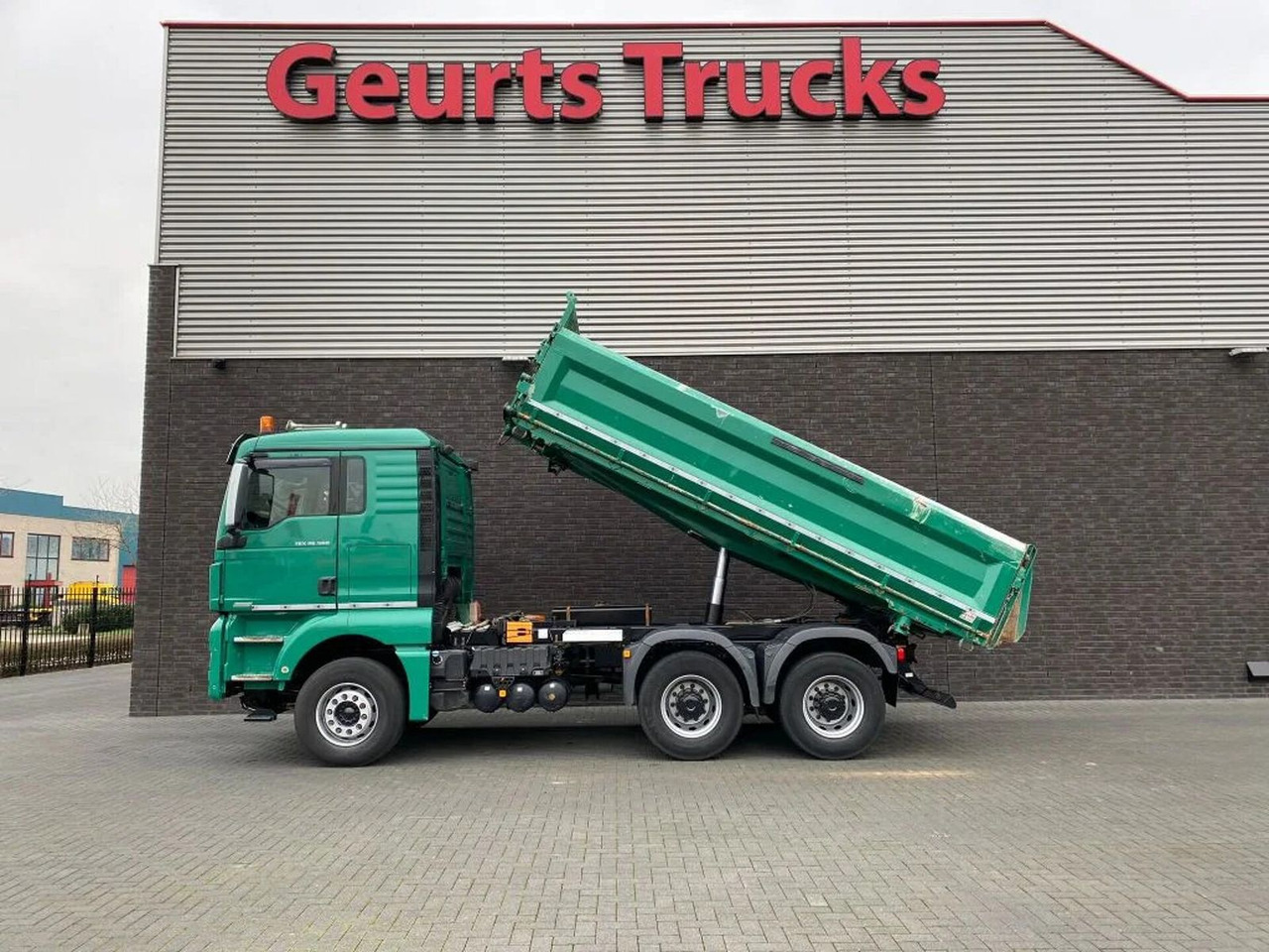 MAN TGX 26.560 6X4 BB + 3 ZIJDIGE KIPPER/TIPPER BORD - Tipper: picture 1 MAN TGX 26.560 6X4 BB + 3 ZIJDIGE KIPPER/TIPPER BORD - Tipper: picture 1