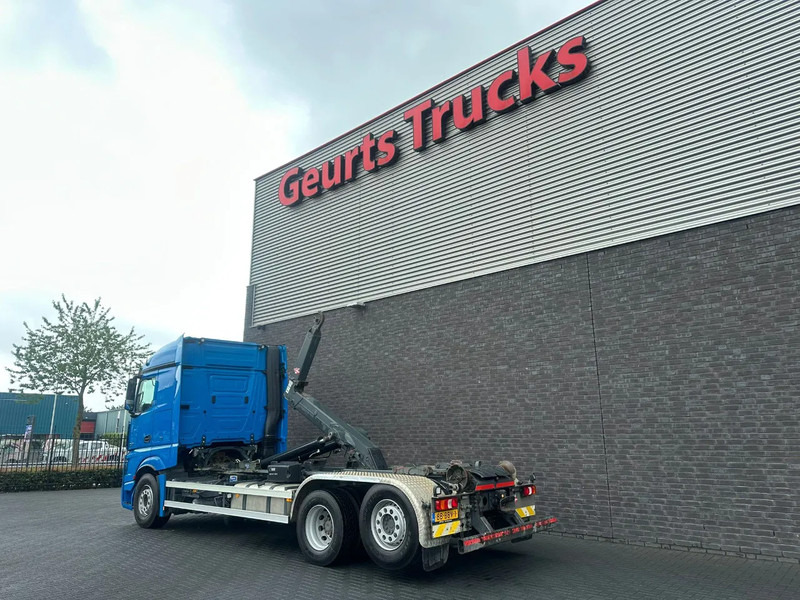 Mercedes-Benz Actros 2545 6X2 MET HIAB MULTILIFT XR21S61 HAAKARMSYSTEEM / ABROLLKIPPER / HOOKLIFT - Hook lift truck: picture 3 Mercedes-Benz Actros 2545 6X2 MET HIAB MULTILIFT XR21S61 HAAKARMSYSTEEM / ABROLLKIPPER / HOOKLIFT - Hook lift truck: picture 3