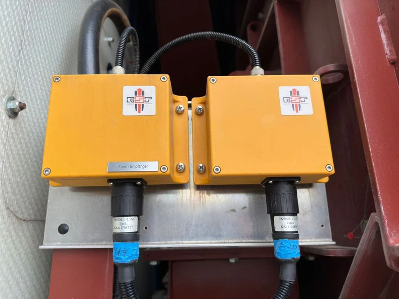 Vacuum truck Mercedes-Benz Arocs 3251 8X4 RSP ESE 6 RD 8000 SAUGBAGGER/SUCTIONEXCAVATOR/GRONDZUIGER: picture 20