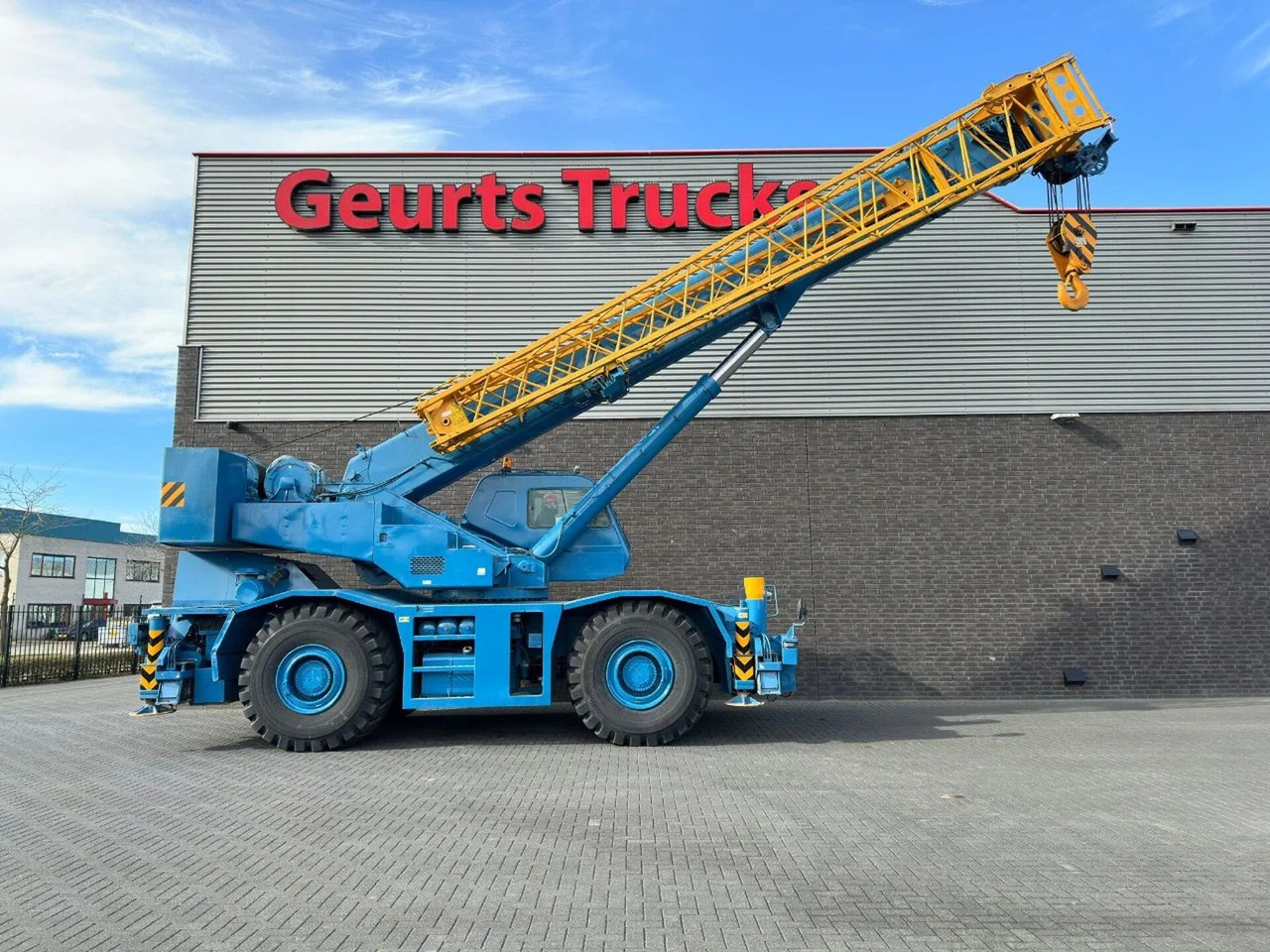 Tadano GR-700E-1-00211 + JIB ROUGH TERRAIN CRANE - Tower crane: picture 4 Tadano GR-700E-1-00211 + JIB ROUGH TERRAIN CRANE - Tower crane: picture 4