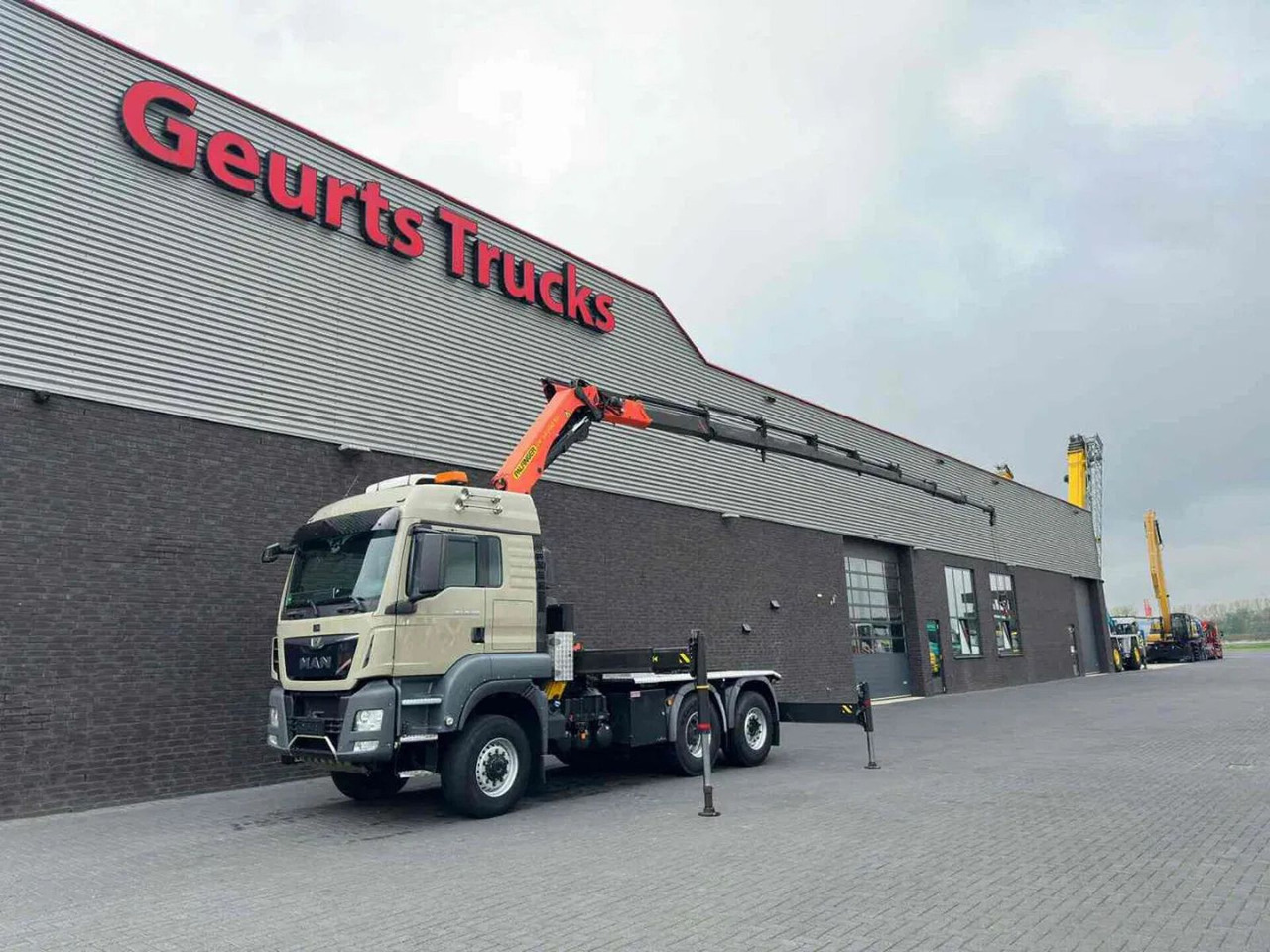 MAN TGS 28.480 6X4-4 BL + PALFINGER PK 34002-SH G PO - Tractor unit: picture 2 MAN TGS 28.480 6X4-4 BL + PALFINGER PK 34002-SH G PO - Tractor unit: picture 2