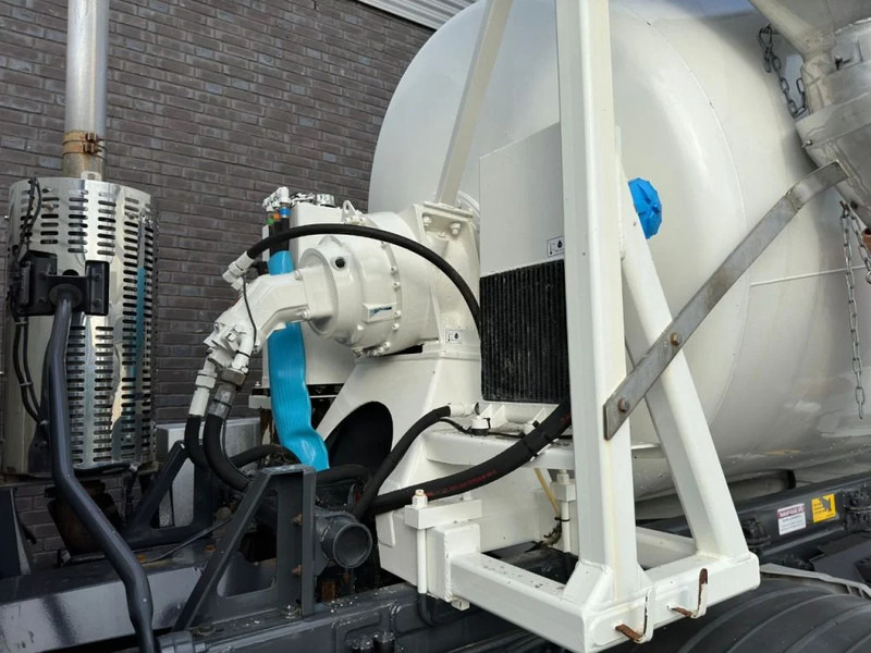 Concrete mixer truck Volvo FM 410 8X4 + STETTER 9 M3 MIXER/MISCHER + THEAM 15 M TRANSPORTBAND/BELT: picture 12