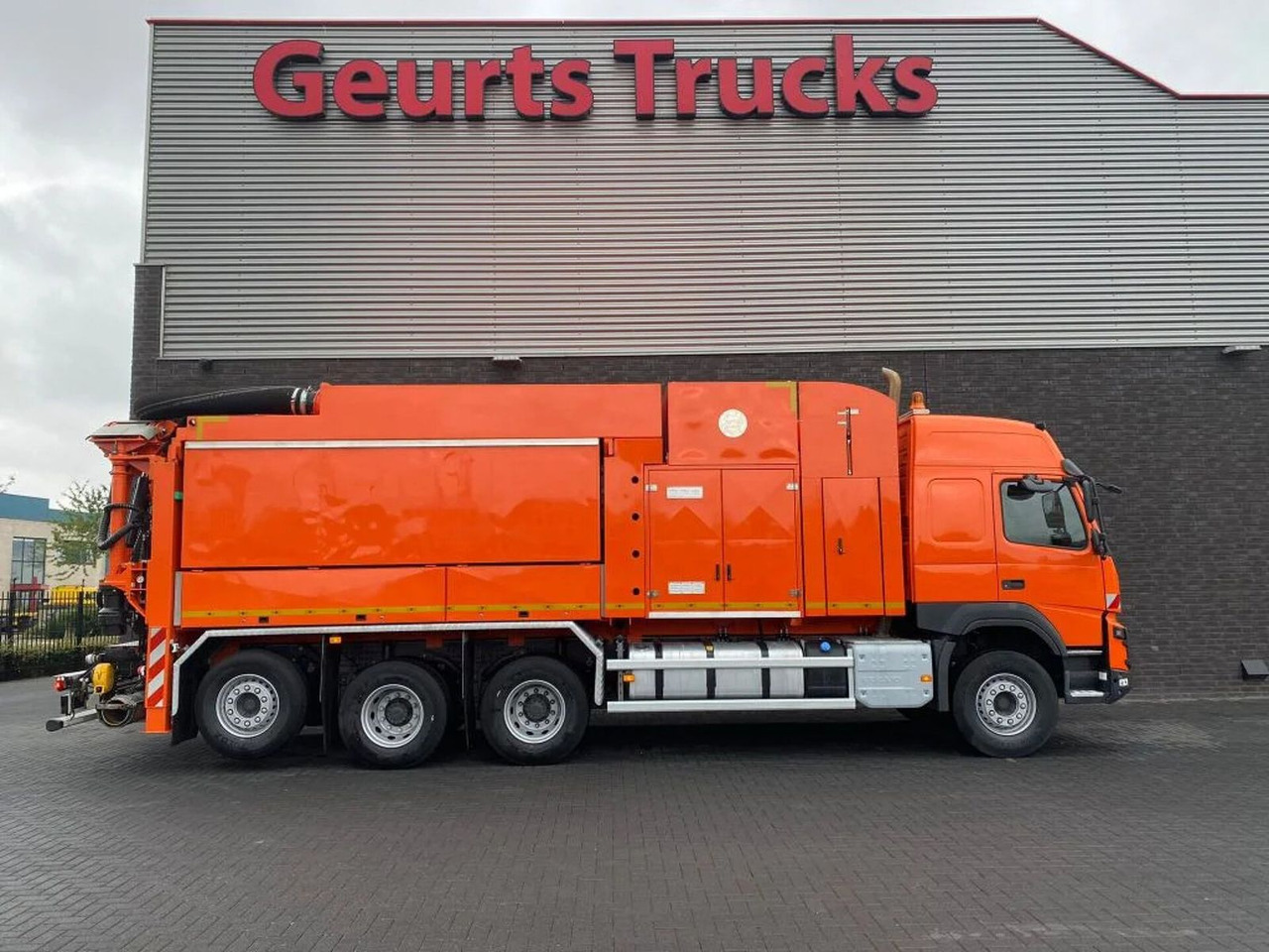 Volvo FMX 510 8X4 TRIDEM + MTS DINO 5 SAUGBAGGER/SUCTI - Vacuum truck: picture 4 Volvo FMX 510 8X4 TRIDEM + MTS DINO 5 SAUGBAGGER/SUCTI - Vacuum truck: picture 4