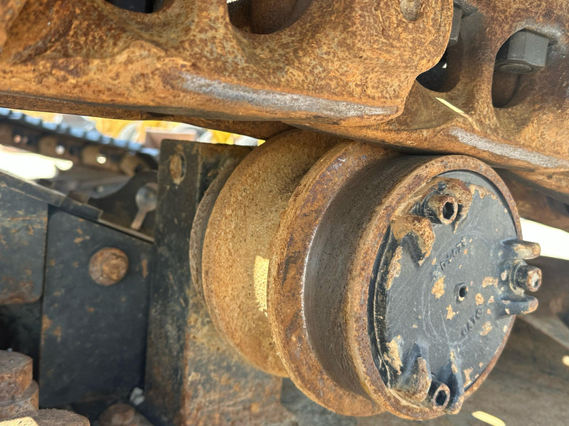 Crawler excavator Caterpillar 352F: picture 11