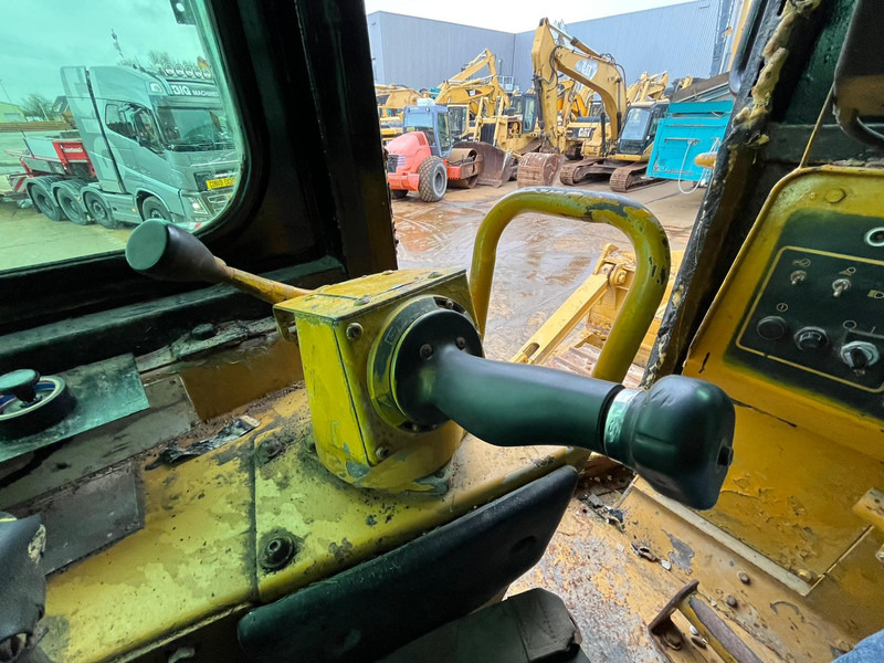 Bulldozer Caterpillar D8R - Single shank ripper: picture 18