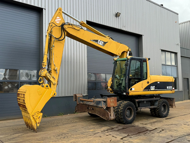 Caterpillar M322C - Hydraulic stabilizers / VA Triple boom / CE-certified, - Wheel excavator: picture 4 Caterpillar M322C - Hydraulic stabilizers / VA Triple boom / CE-certified, - Wheel excavator: picture 4