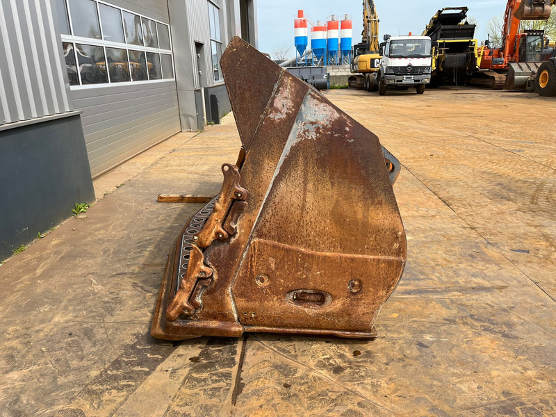 Doosan Bucket DL420-3 4500 l - Bucket: picture 5 Doosan Bucket DL420-3 4500 l - Bucket: picture 5