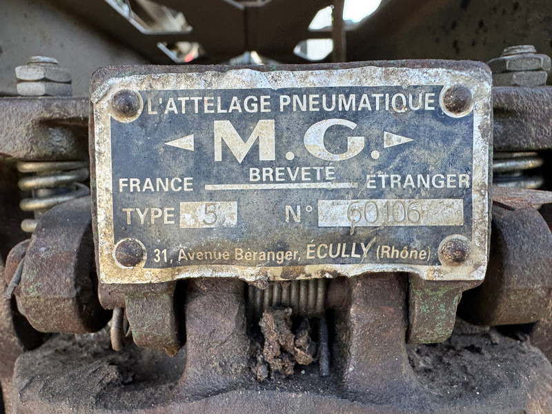 Tipper Iveco Trakker 410 6x4 Kipper: picture 18