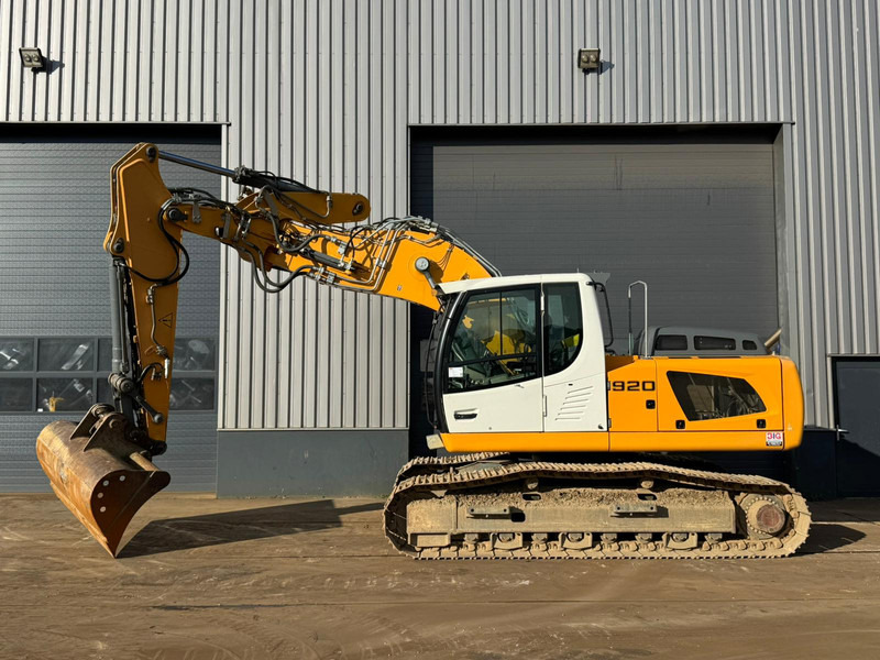 Crawler excavator Liebherr R920LC: picture 12