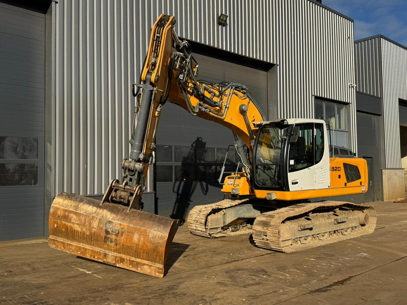 Crawler excavator Liebherr R920LC: picture 11