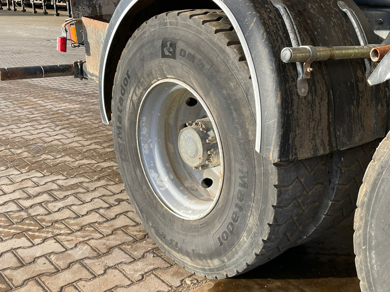 Tipper, Crane truck Renault Kerax 420: picture 15